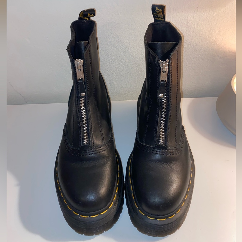 Dr. Marten Jetta Boot